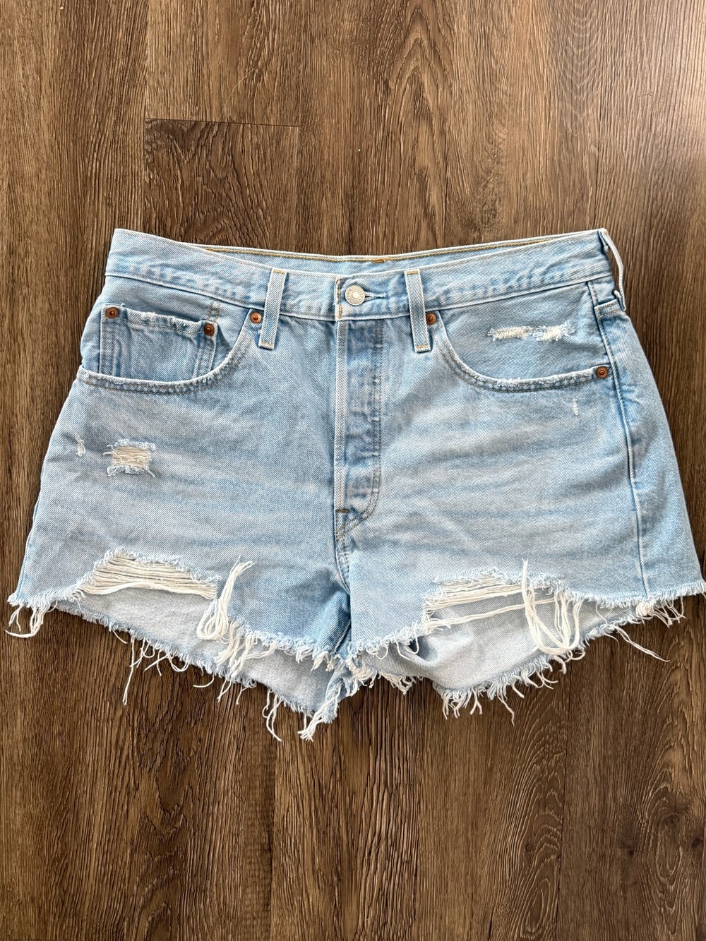 501 ORIGINAL FIT HIGH RISE WOMEN'S SHORTS
Size 31